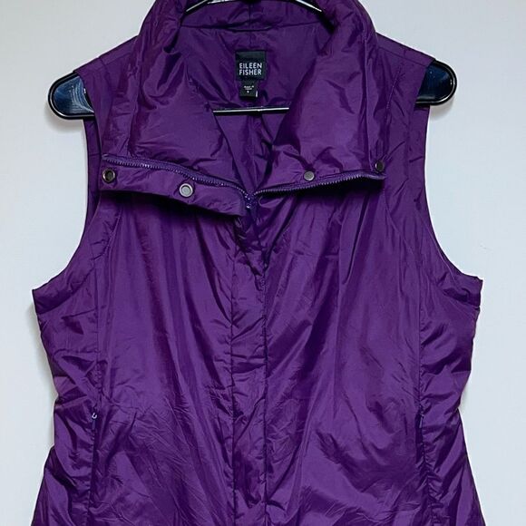 NWOT Eileen Fisher Purple Down puffer zip front vest size Women's S - Picture 6 of 10